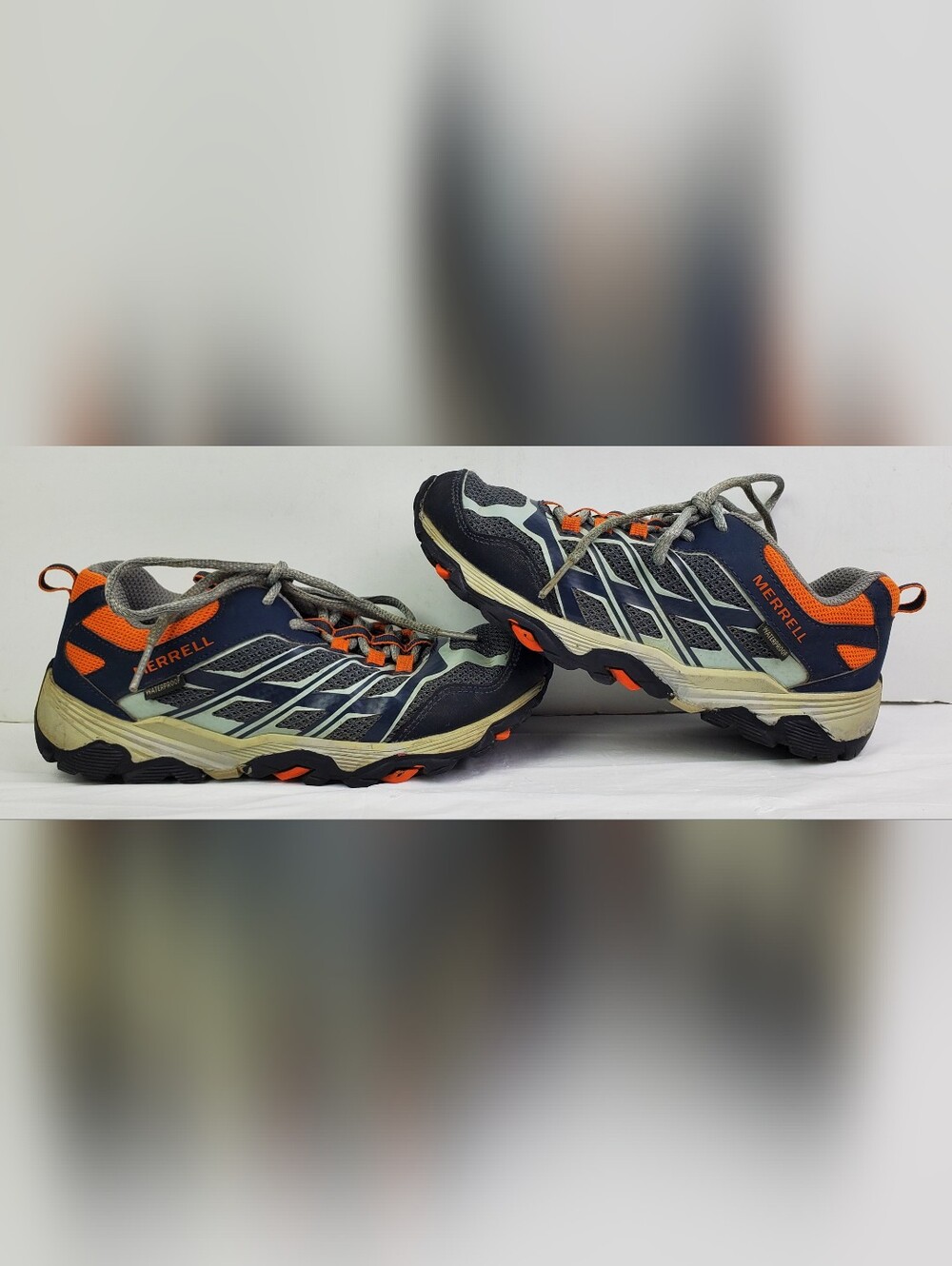 Merrell Youth Boys Moab FST Low Waterproof Hiking Shoes  - Size 4M - GUC